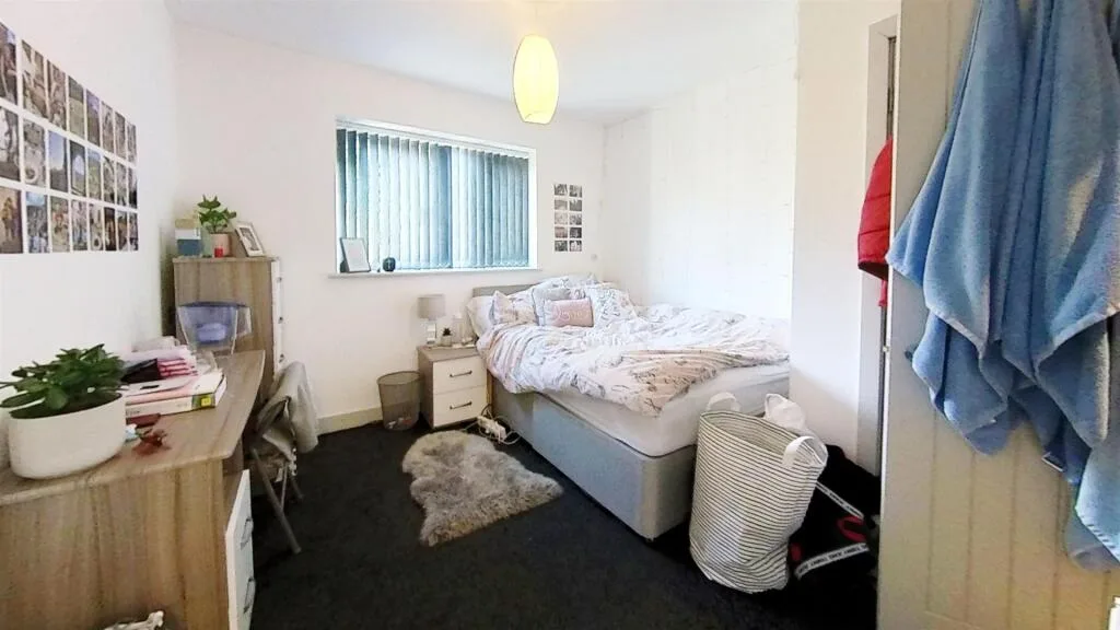6 bedroom house for rent