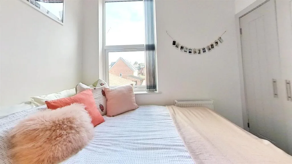 6 bedroom house for rent