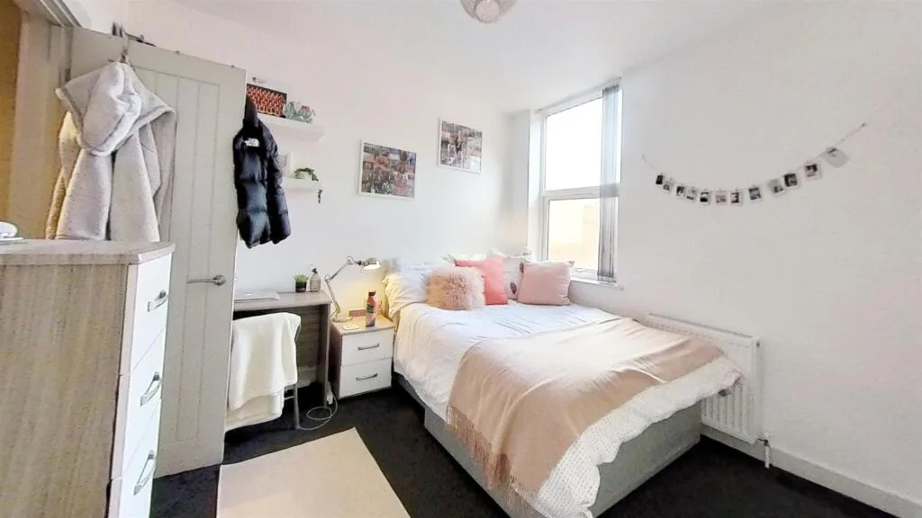 6 bedroom house for rent