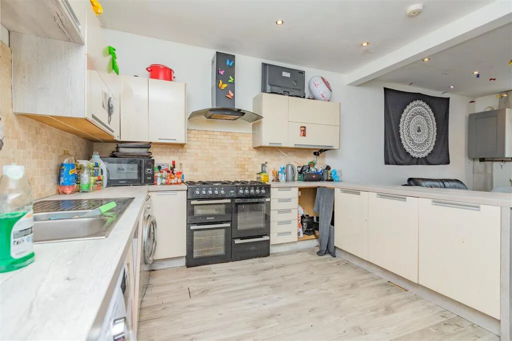 7 bedroom house for rent