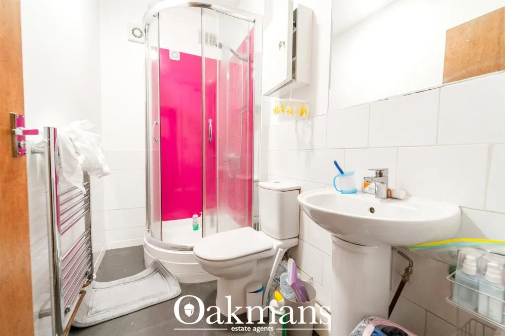 5 bedroom end of terrace house for rent