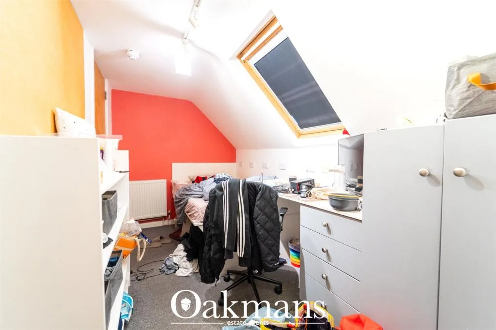 5 bedroom end of terrace house for rent