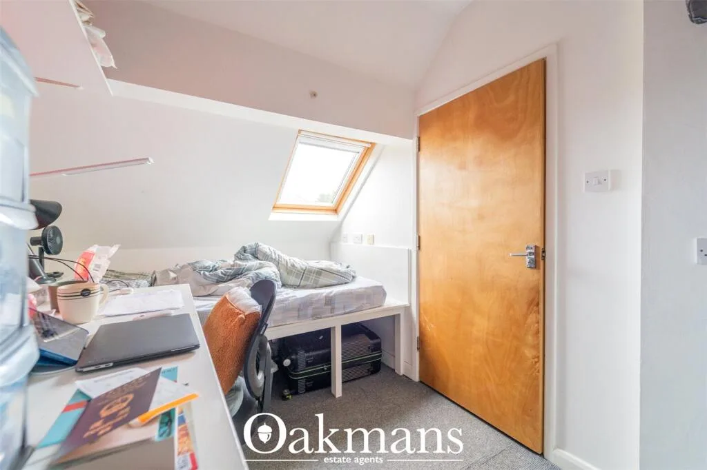 5 bedroom end of terrace house for rent