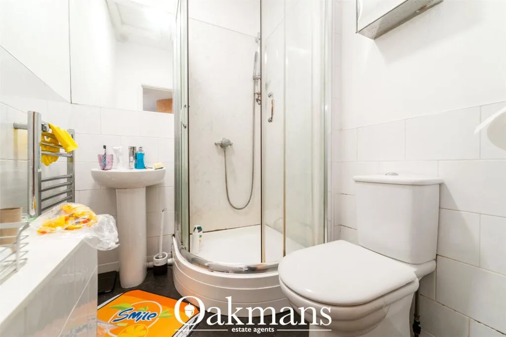 5 bedroom end of terrace house for rent