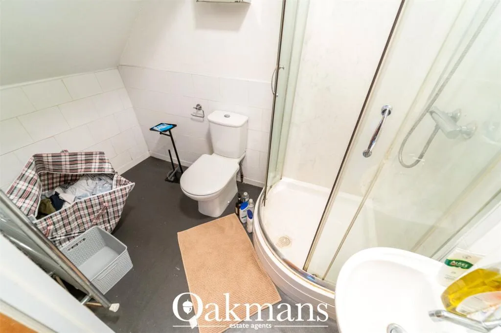 5 bedroom end of terrace house for rent