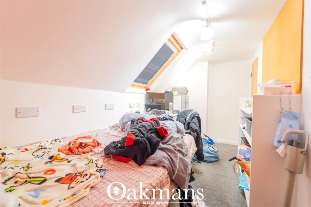5 bedroom end of terrace house for rent