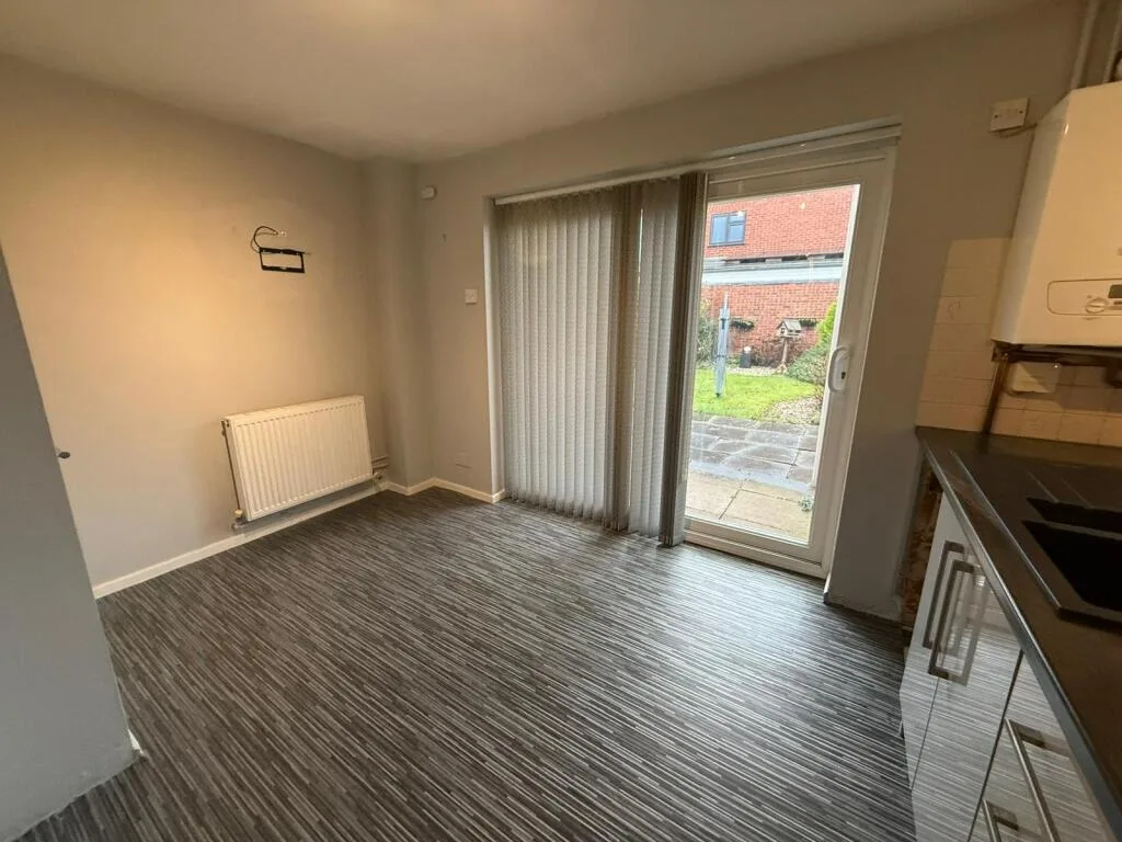 2 bedroom semi-detached house for rent