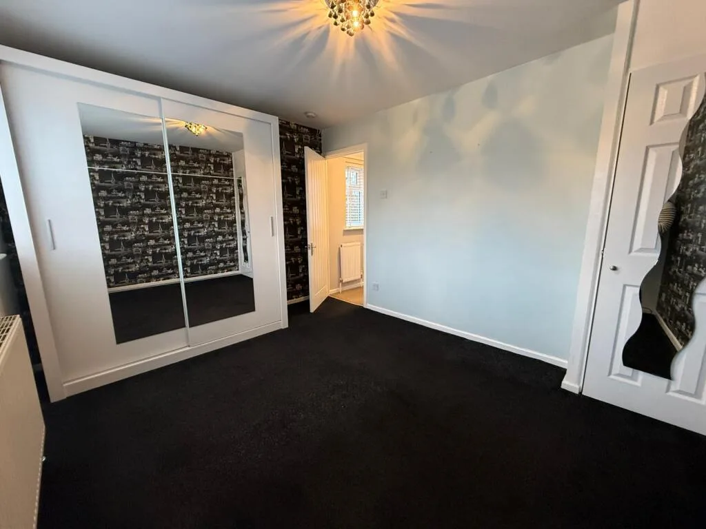2 bedroom semi-detached house for rent