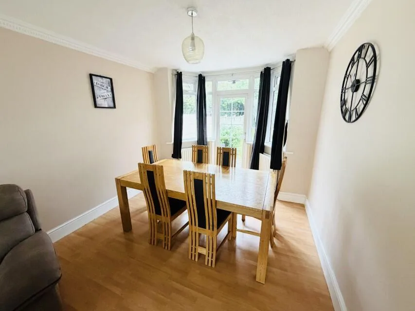3 bedroom semi-detached house for rent