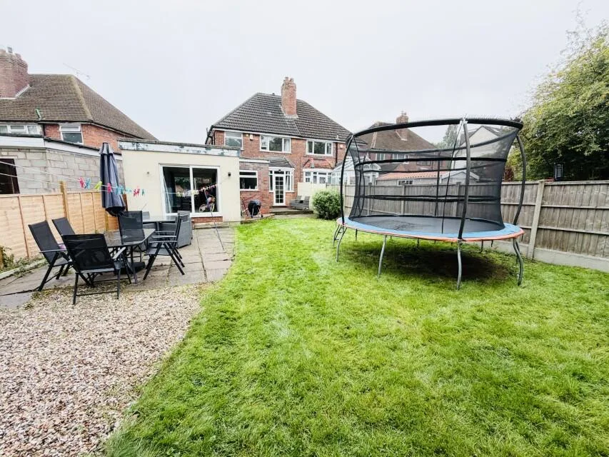 3 bedroom semi-detached house for rent
