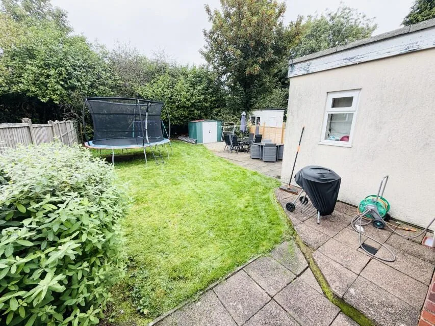3 bedroom semi-detached house for rent