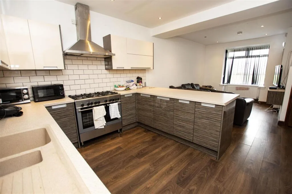 7 bedroom house for rent
