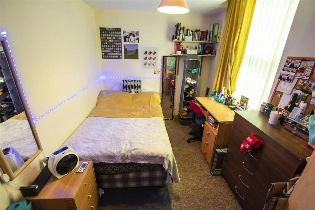 5 bedroom apartment for rent