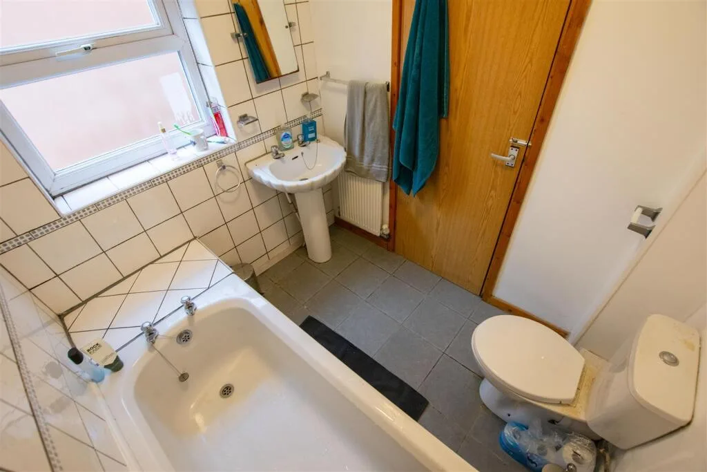 5 bedroom apartment for rent