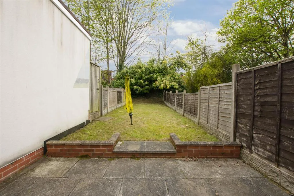 5 bedroom apartment for rent