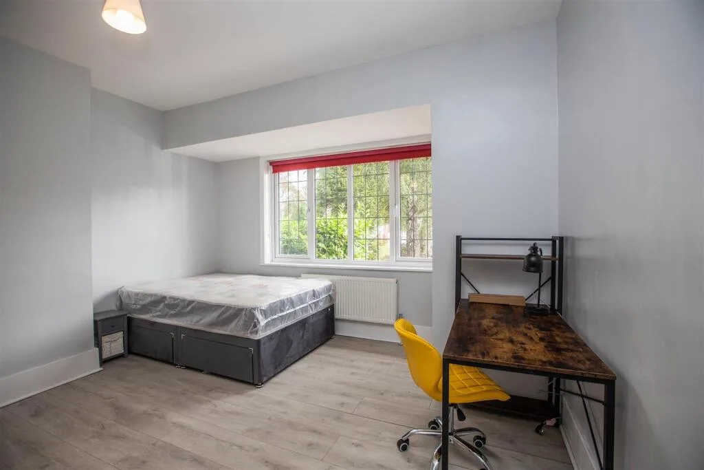 8 bedroom house for rent