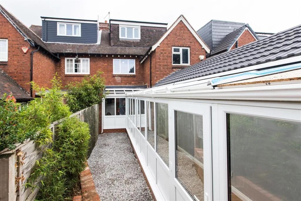 8 bedroom house for rent