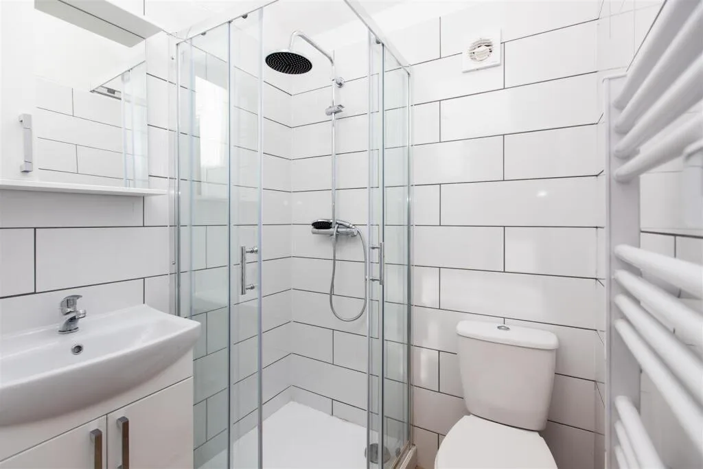 8 bedroom house for rent