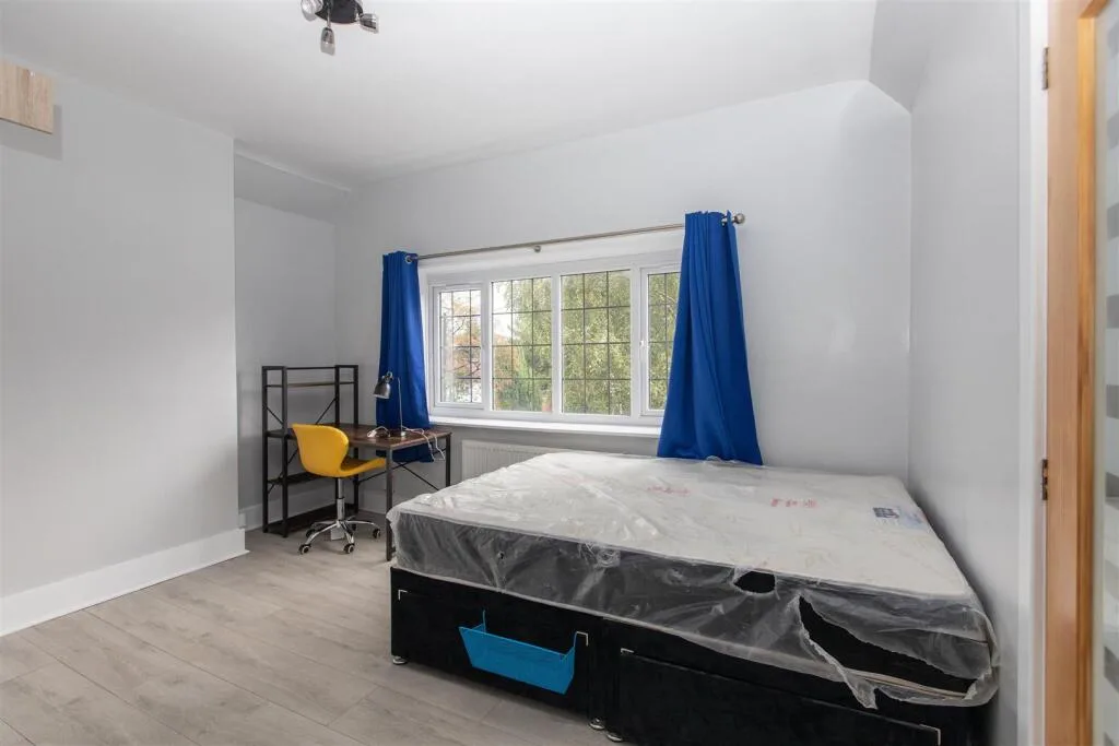 8 bedroom house for rent