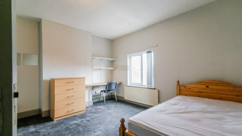 6 bedroom terraced house for rent