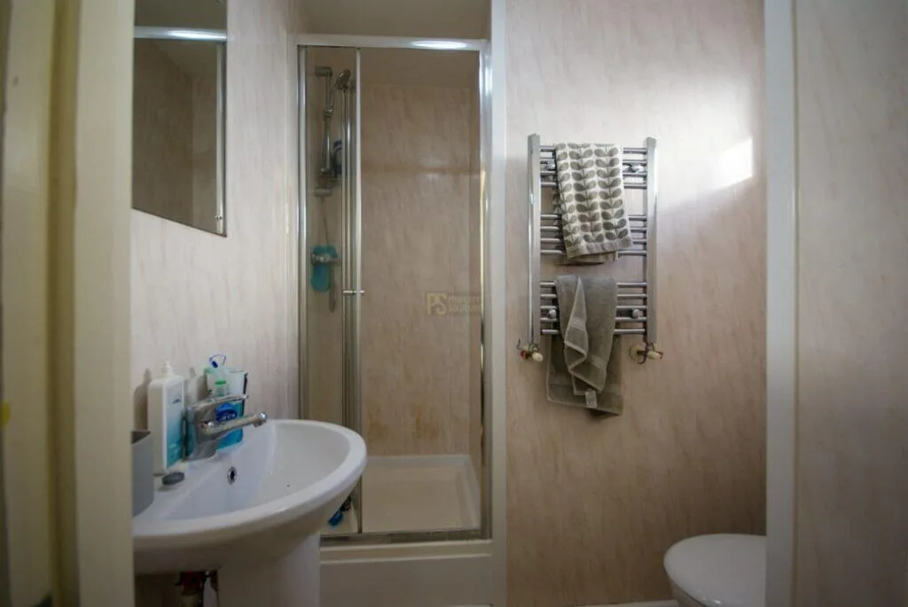 7 bedroom terraced house for rent