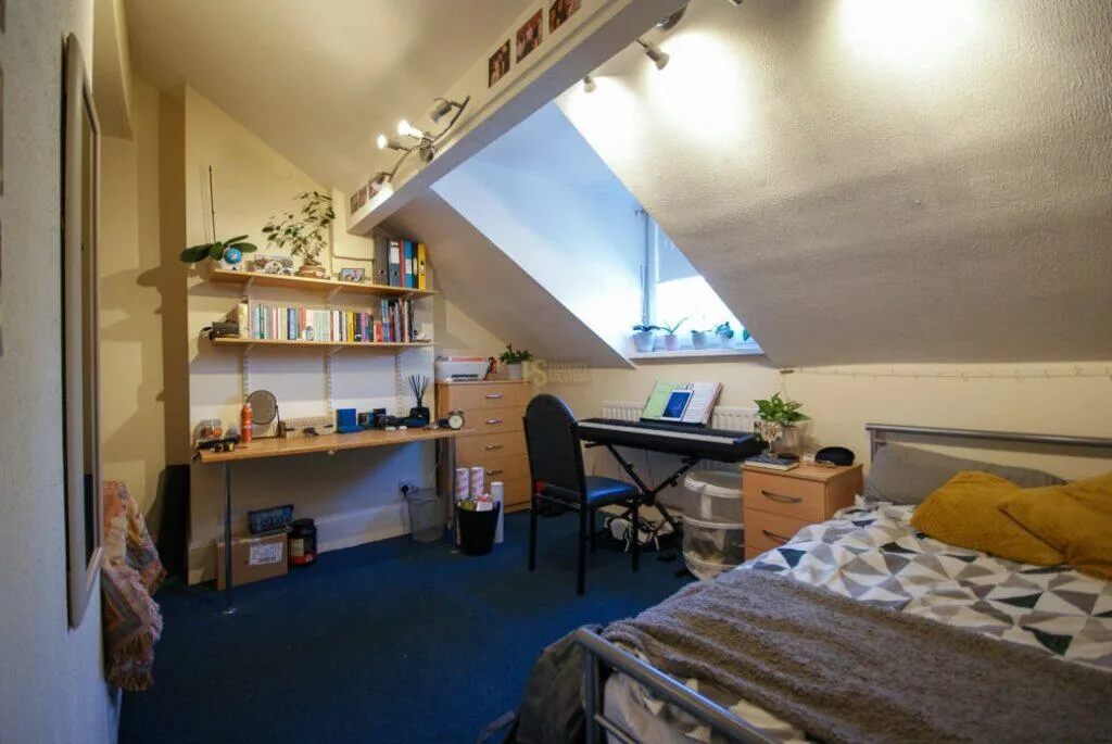 7 bedroom terraced house for rent