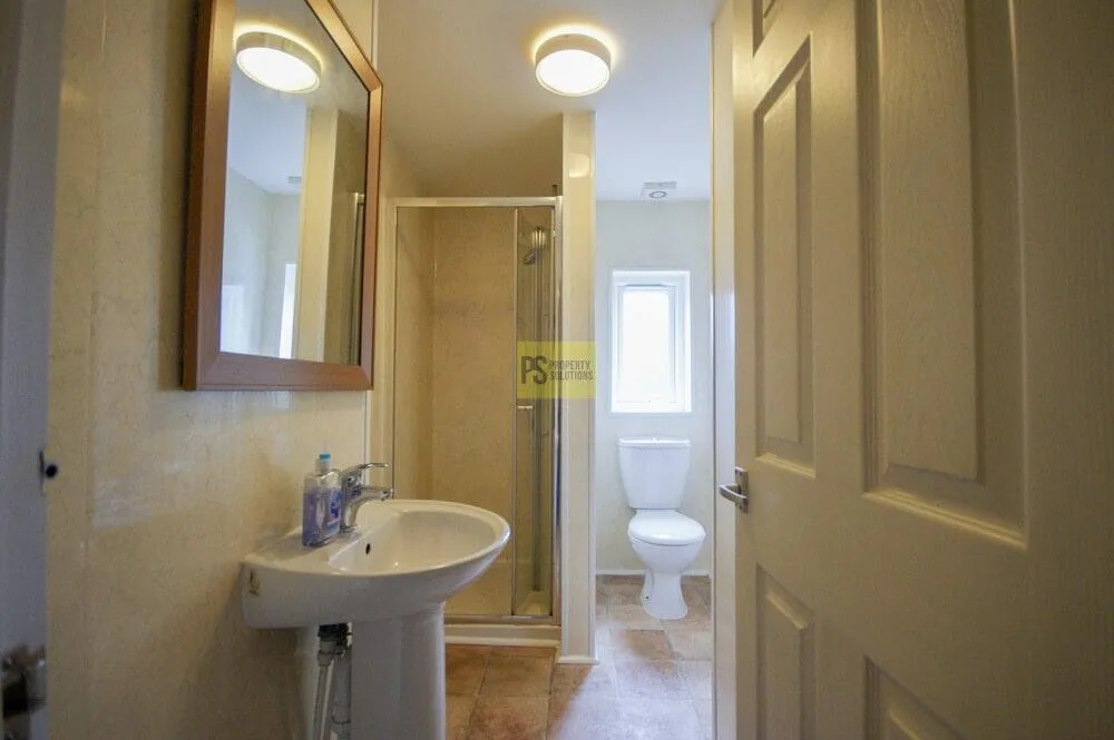 6 bedroom terraced house for rent