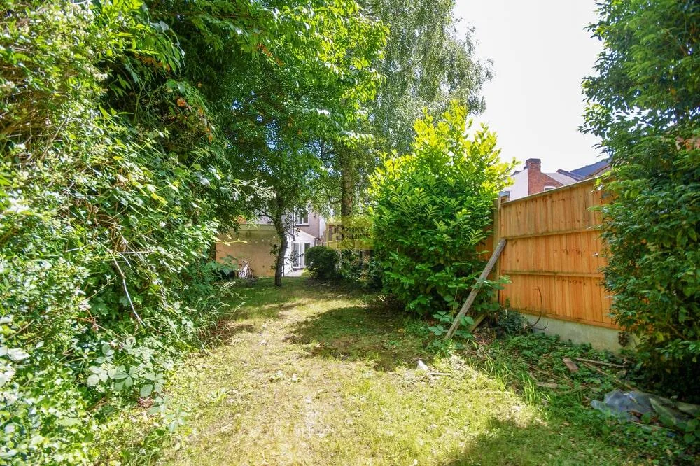 8 bedroom terraced house for rent