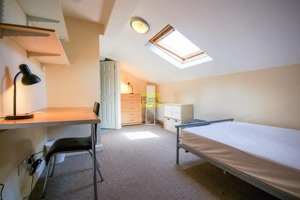 8 bedroom terraced house for rent