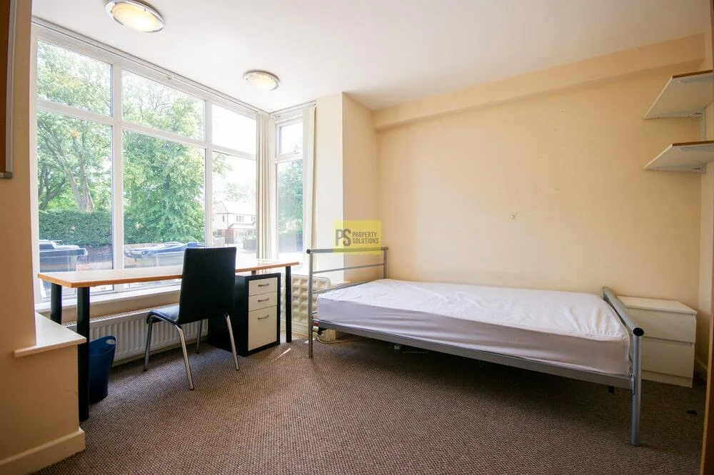8 bedroom terraced house for rent