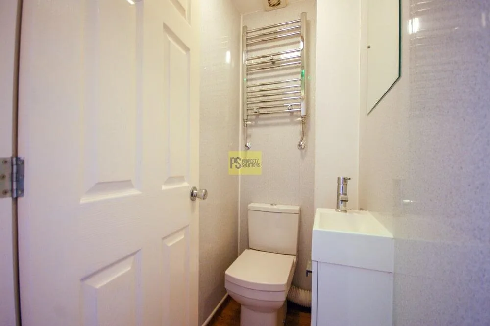 8 bedroom terraced house for rent