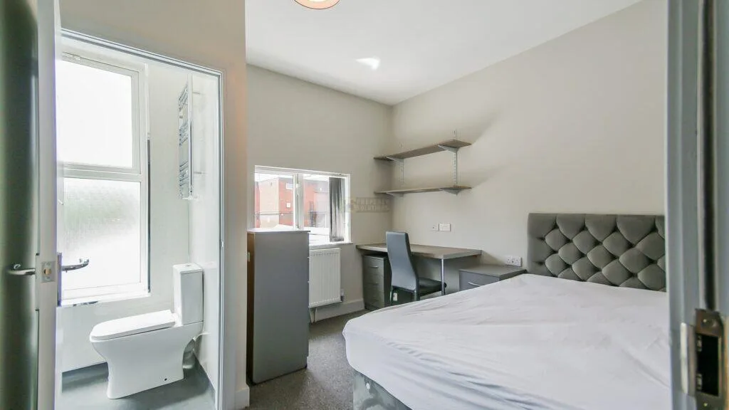 7 bedroom terraced house for rent