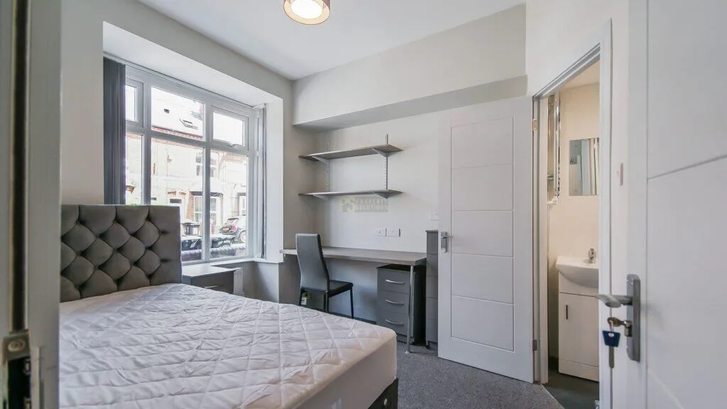 7 bedroom terraced house for rent
