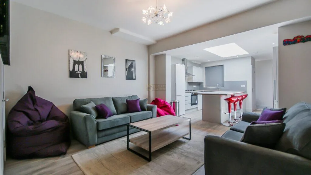 7 bedroom terraced house for rent