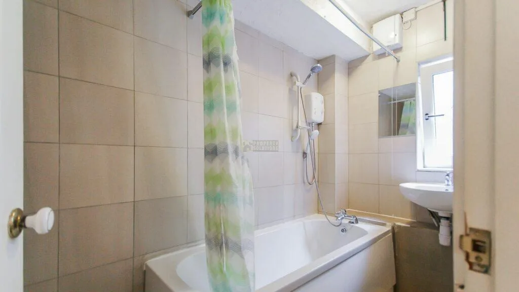 4 bedroom maisonette for rent