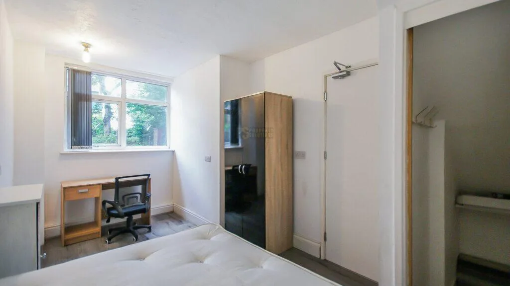 4 bedroom maisonette for rent