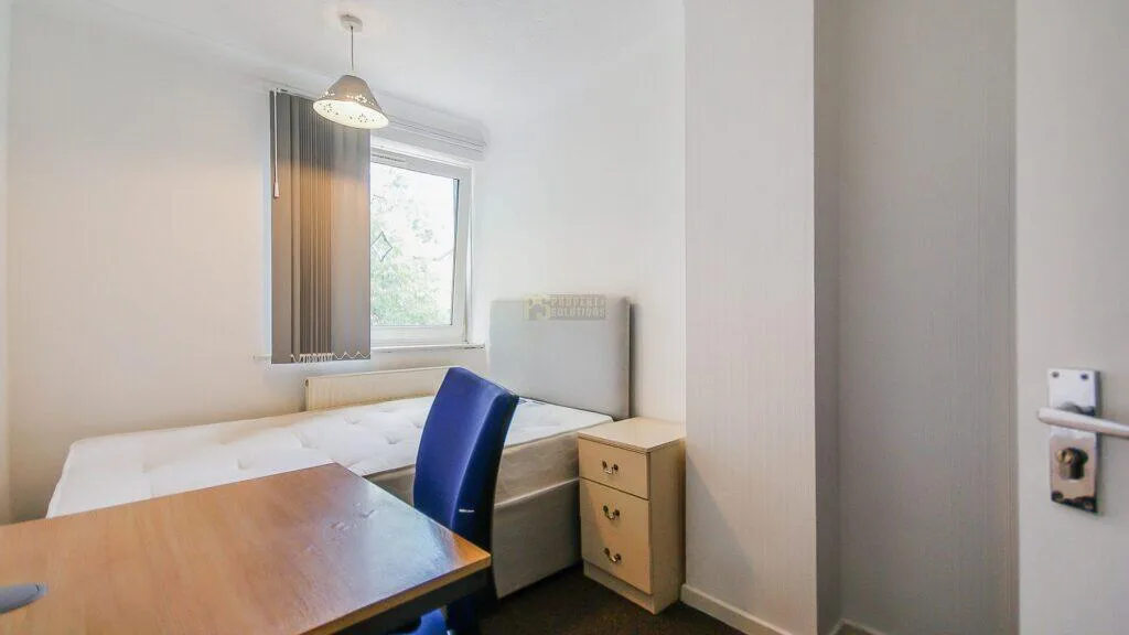 4 bedroom maisonette for rent