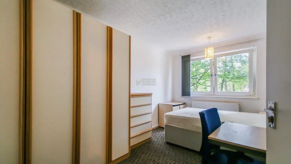 4 bedroom maisonette for rent