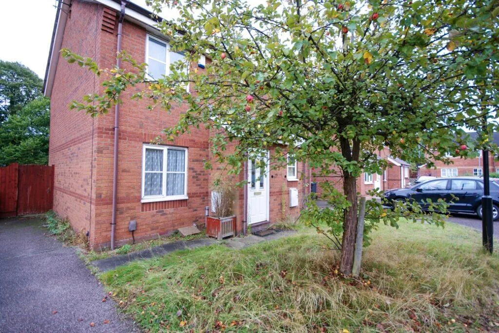 2 bedroom semi-detached house for rent
