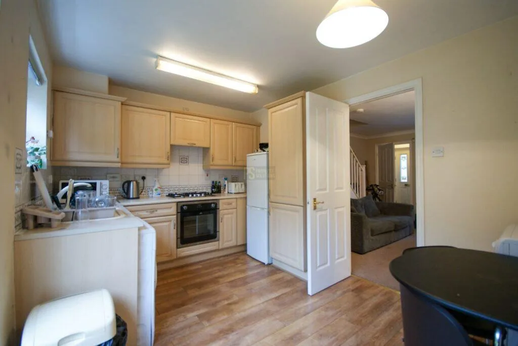 2 bedroom semi-detached house for rent