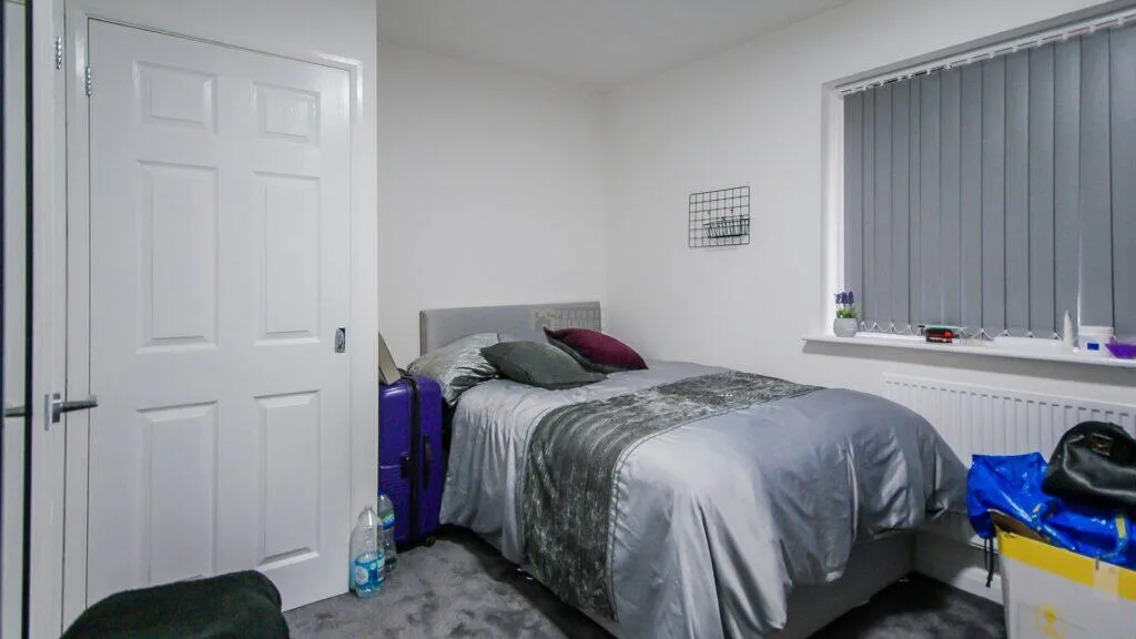 6 bedroom maisonette for rent