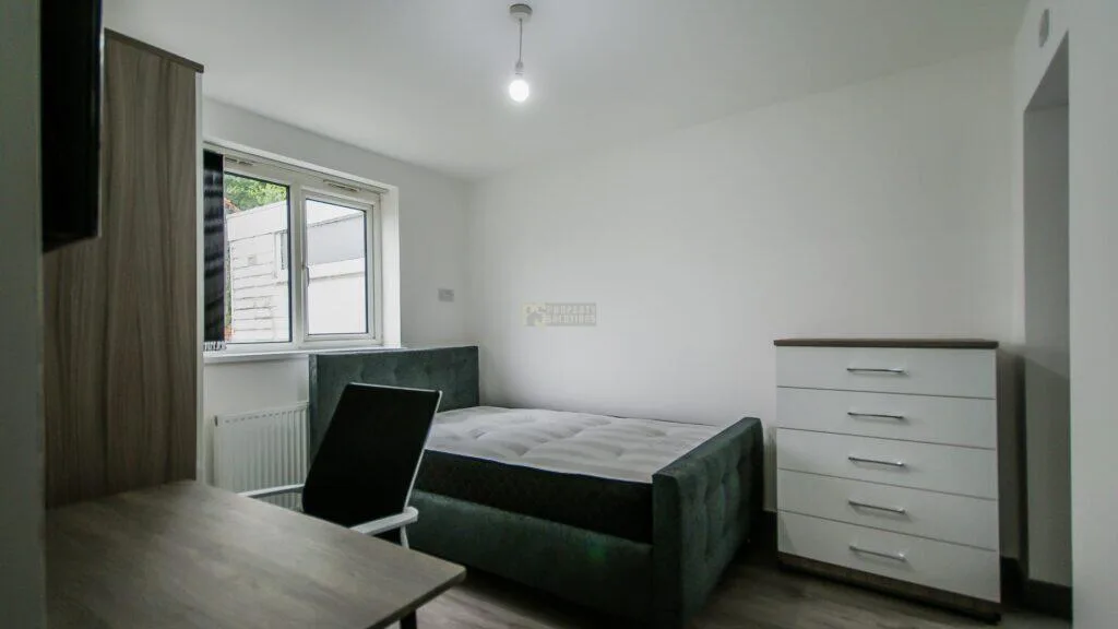 3 bedroom maisonette for rent