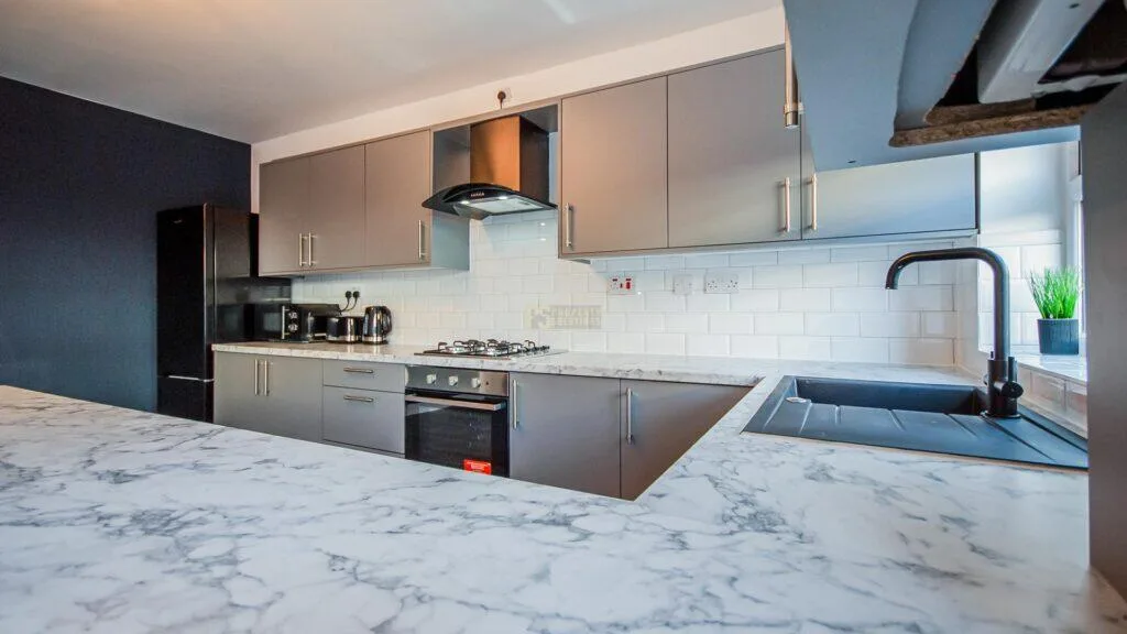 4 bedroom maisonette for rent