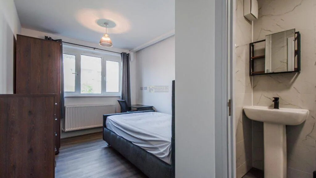 4 bedroom maisonette for rent