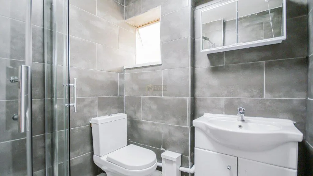 5 bedroom terraced house for rent