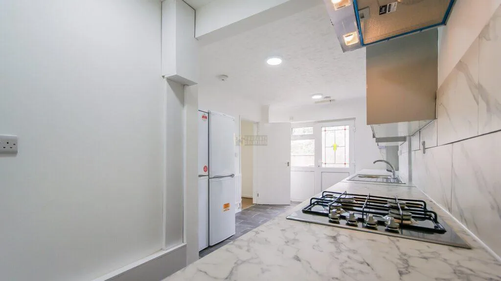 5 bedroom terraced house for rent