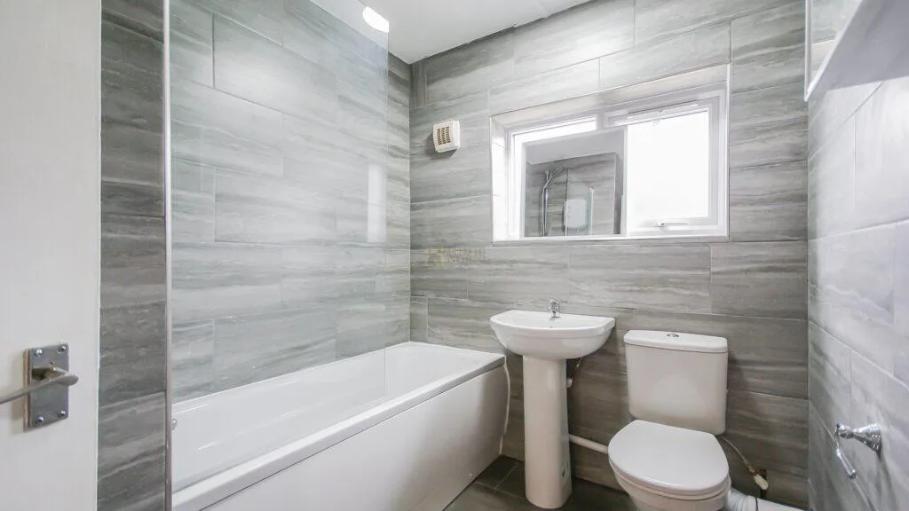5 bedroom terraced house for rent