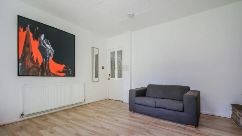 5 bedroom terraced house for rent