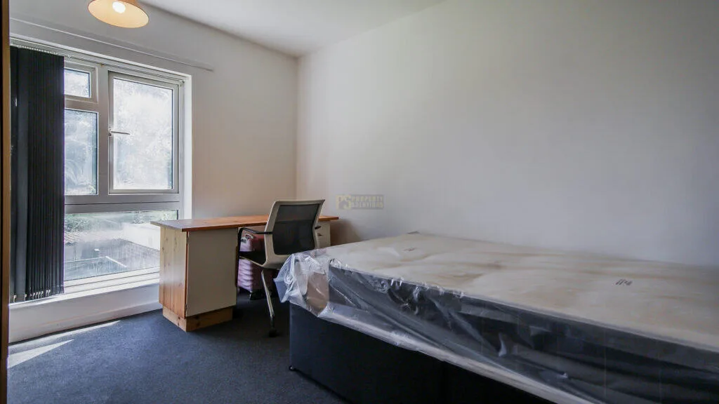 5 bedroom terraced house for rent
