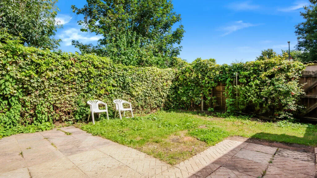 5 bedroom terraced house for rent